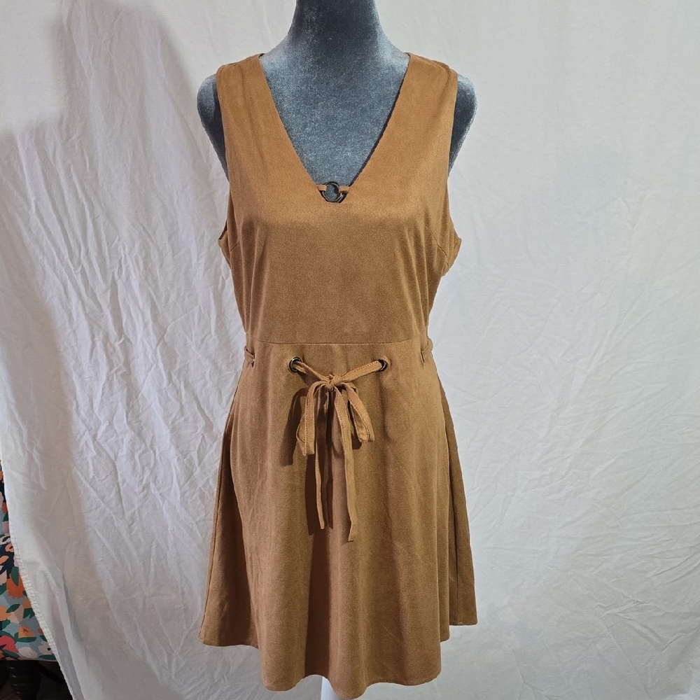 Andrée by Unit Elegant Tan Sleeveless Dress